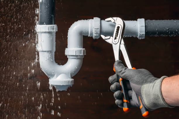 Professional Drain Cleaning technician working in Raymond, IL